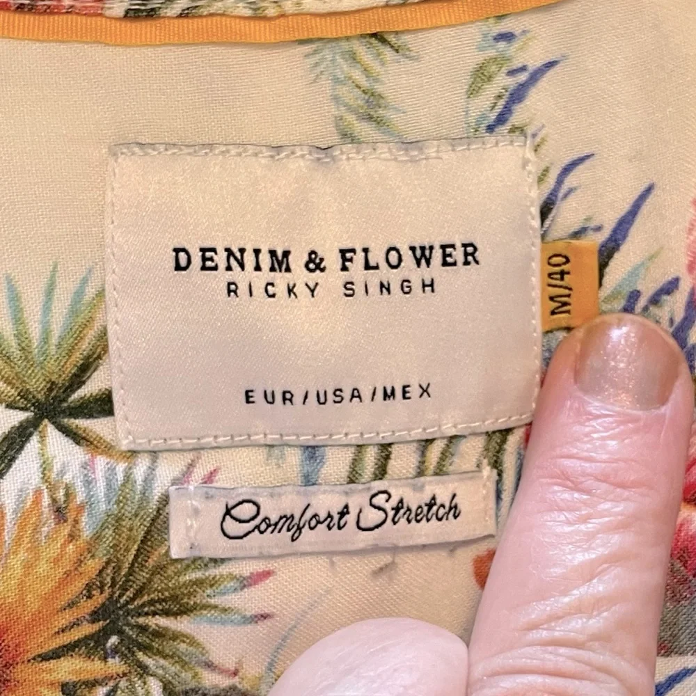 Denim & Flower Short Sleeve ButtonUp Shirt - Picture 3 of 4